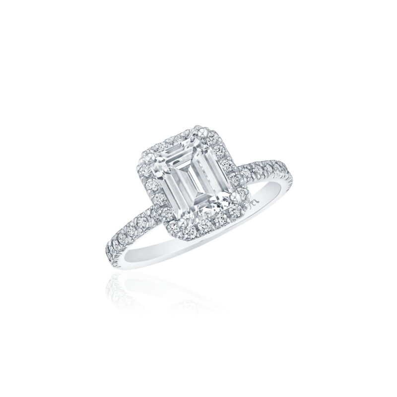 Round Diamond Halo Ring
