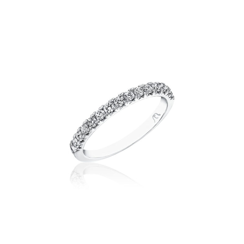 New York Dreams® Round Diamond Band