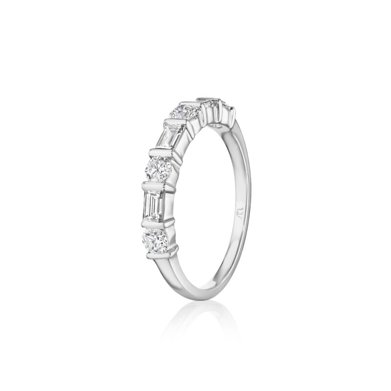 Bar Set Baguette & Round Diamond Band