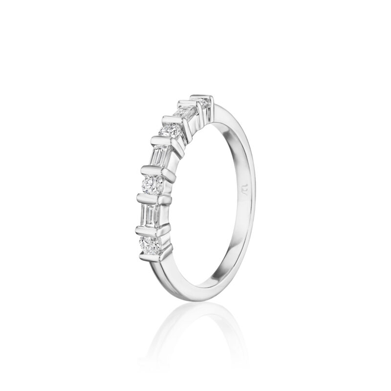 Baguette & Round Diamond Bar Set Band