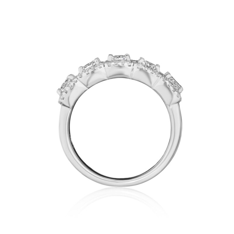 Cushion Cut Diamond & Round Diamond Halo Band