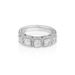 Cushion Cut Diamond & Round Diamond Halo Band