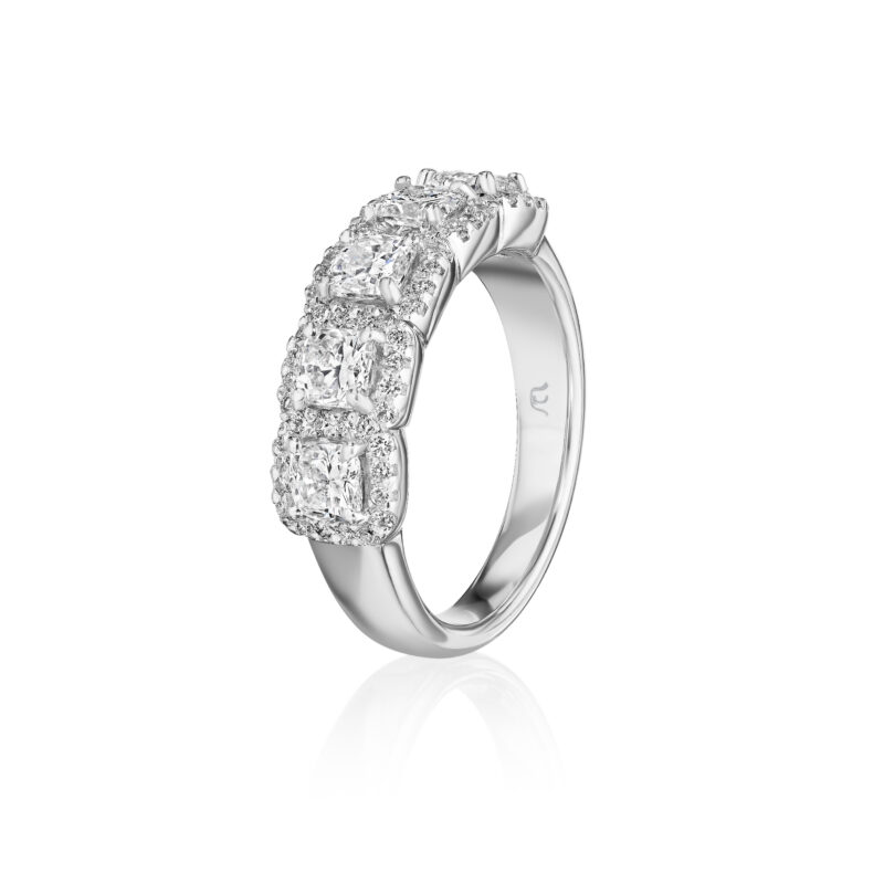 Cushion Cut Diamond & Round Diamond Halo Band