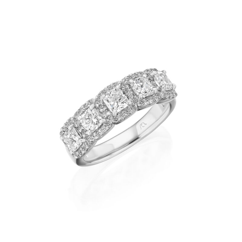 Cushion Cut Diamond & Round Diamond Halo Band